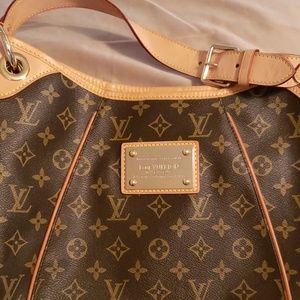 Louis Vuitton Galliera